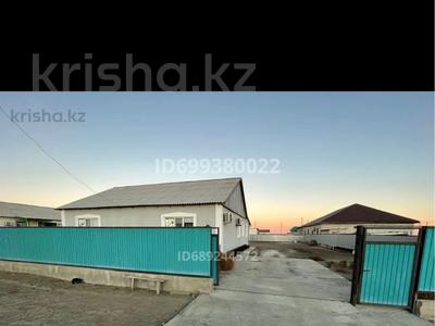 Продажа домов и дачи в Атырауской обл.: Отдельный дом · 5 комнат · 168 м² · 10 сот., мкр Коктем, 3 26 за 25 млн 〒 Отдельный дом · 5 комнат · 168 м² · 10 сот., мкр Коктем, 3 26 за 25 млн 〒 в Атырау
