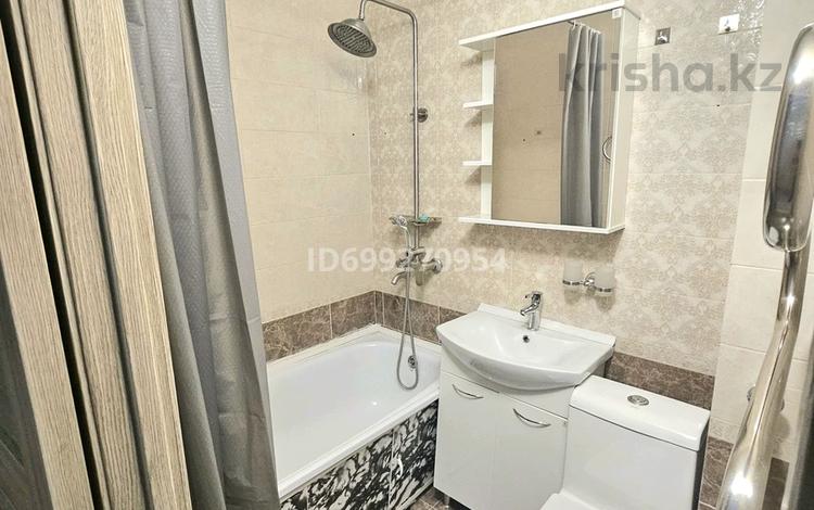 1-комнатная квартира · 32 м² · 1/4 этаж, мкр №10 6 за 250 000 ₸ в Алматы, Ауэзовский р-н — фото 5