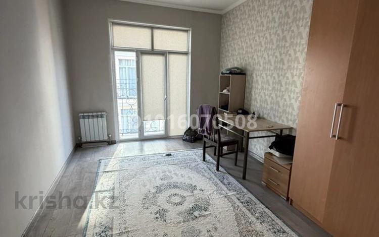 2-бөлмелі пәтер · 69.5 м² · 7/10 қабат, Куаныша Толеметова 50/4, бағасы: 34.5 млн ₸ в Шымкенте, Абайский р-н — фото 2