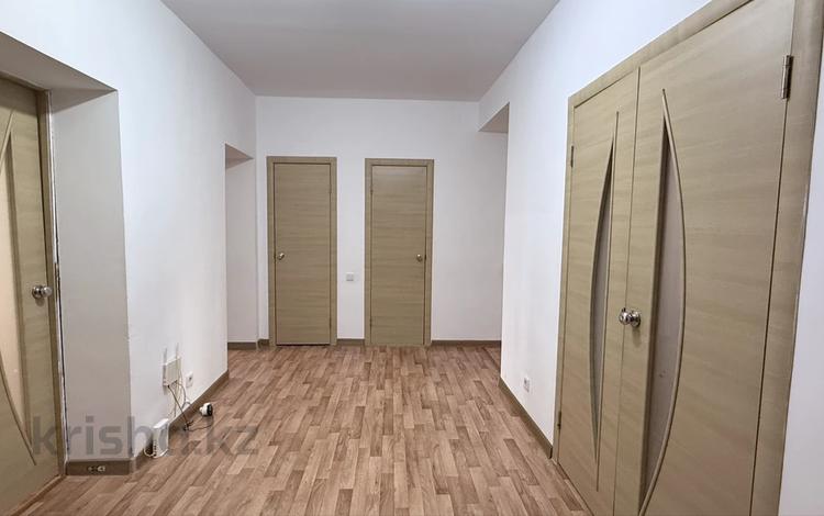3-бөлмелі пәтер · 85.9 м² · 4/9 қабат, Тауелсиздик 13к1, бағасы: 27.9 млн ₸ в Актобе — фото 8