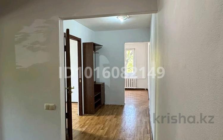 3-комнатная квартира · 54.9 м² · 2/4 этаж, мкр №5 4а за 250 000 ₸ в Алматы, Ауэзовский р-н — фото 2