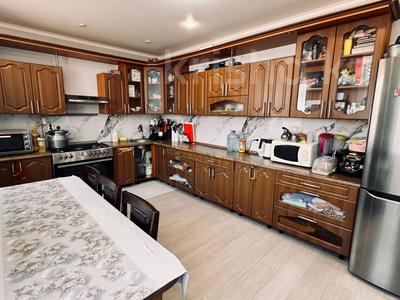 Жеке үй · 5 бөлме · 180 м² · 6.5 сот., Сиреневая, бағасы: 40 млн ₸ в Конаеве