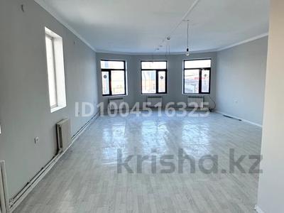 Свободное назначение, офисы, склады, фитнес и спорт, образование, развлечения, кабинеты и рабочие места, студии · 90 м² за 250 000 〒 в Шымкенте, Туран р-н