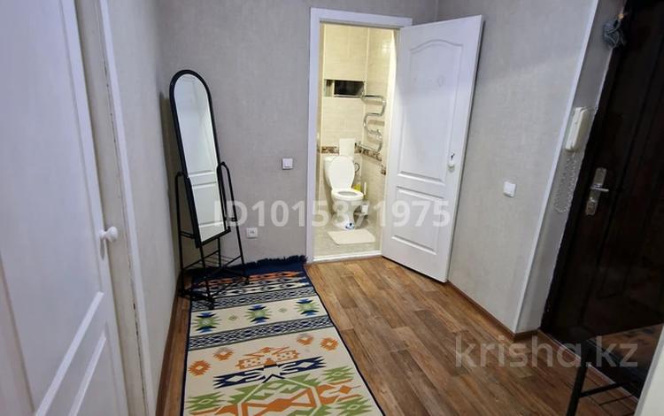1-комнатная квартира · 45 м² · 4/9 этаж, мкр Мамыр-4 304 за 250 000 ₸ в Алматы, Ауэзовский р-н — фото 2