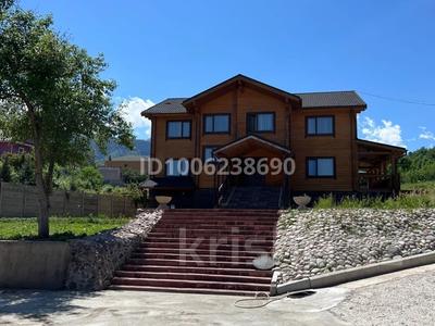Отдельный дом · 7 комнат · 650 м², мкр Актобе, улица Саурык Батыра 5/3 — Рядом с ЖК Горная Долина за 5 млн 〒 в Алматы, Бостандыкский р-н
