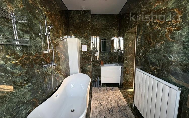 4-комнатная квартира · 170 м² · 12/30 этаж, Аль-фараби 15/1 за 98 888 ₸ в Алматы, Бостандыкский р-н — фото 2