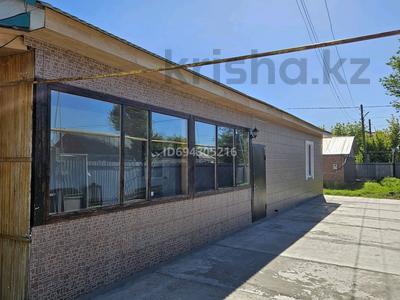 Продажа домов и дачи в Западно-Казахстанской обл.: Отдельный дом · 5 комнат · 270 м² · 15 сот., Тихоненко за 54.1 млн 〒 Отдельный дом · 5 комнат · 270 м² · 15 сот., Тихоненко за 54.1 млн 〒 в Аксае