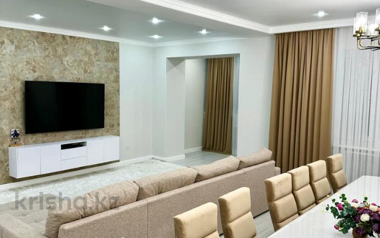 4-комнатная квартира · 170 м² · 4/10 этаж, мкр. Алтын орда, алия молдагулова за 79.6 млн ₸ в Актобе — фото 2