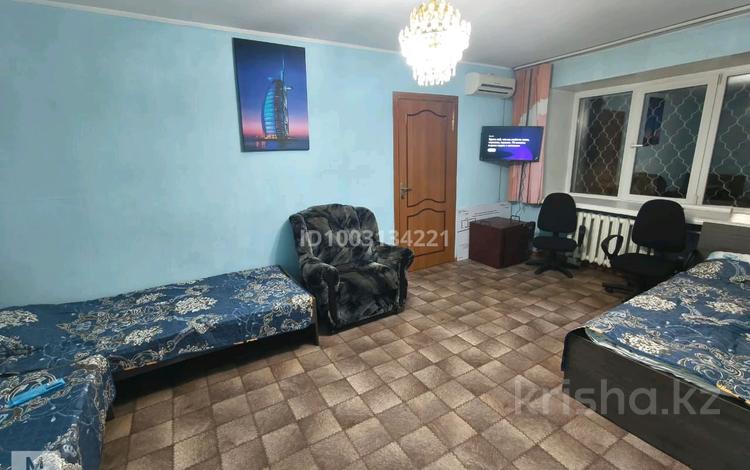2-бөлмелі пәтер · 55 м² · 2/4 қабат, Семёновой 15 — Площадь ДКМ, бағасы: 15 000 ₸ в Риддере — фото 2