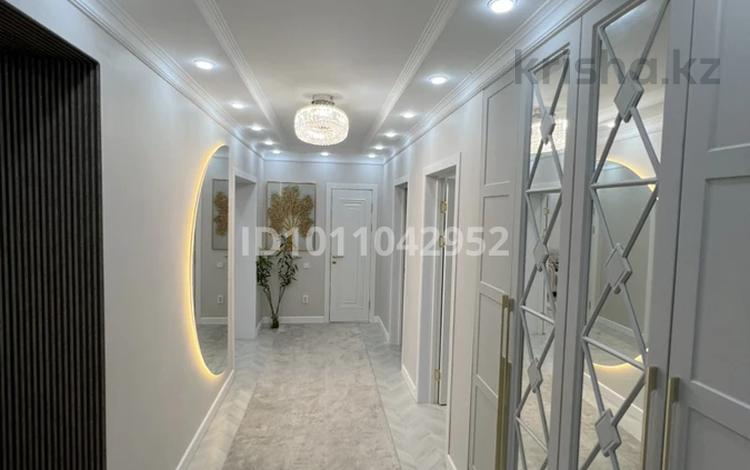 4-комнатная квартира · 140 м² · 1/5 этаж, мкр. Алтын орда 18п — А.Молдагулова за 50.5 млн ₸ в Актобе — фото 2