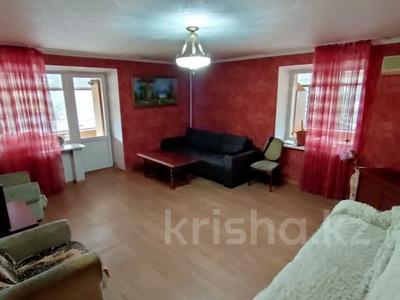 2-комнатная квартира · 75 м² · 3/10 этаж, Славского 22 за ~ 33 млн 〒 в Усть-Каменогорске