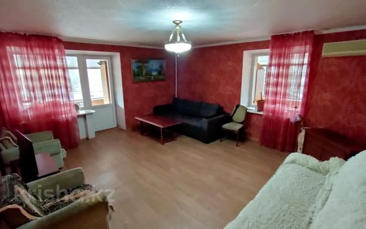 2-бөлмелі пәтер · 75 м² · 3/10 қабат, Славского 22, бағасы: ~ 33 млн ₸ в Усть-Каменогорске — фото 14
