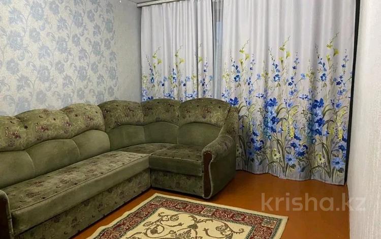 2-комнатная квартира, 46 м², 3/5 этаж помесячно, Назарбаева за 100 000 〒 в Талдыкоргане — фото 2