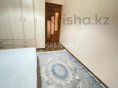 2-комнатная квартира, 56 м², 1/5 этаж помесячно, мкр Сайран 21 за 250 000 〒 в Алматы, Ауэзовский р-н