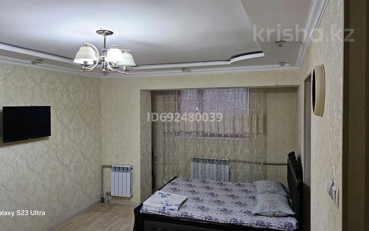 1-комнатная квартира · 40 м² · 1/5 этаж, 27-й мкр за 12 000 ₸ в Актау — фото 2