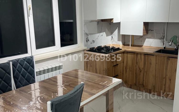 1-бөлмелі пәтер · 46 м² · 3/5 қабат, Сырымдатова 35, бағасы: 180 000 ₸ в Атырау — фото 2