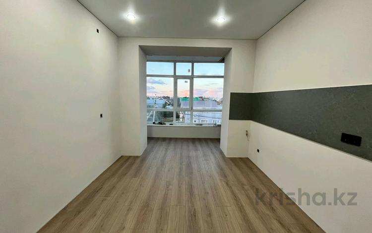 1-бөлмелі пәтер · 43.7 м² · 3/4 қабат, Кызылжарская, бағасы: 19.9 млн ₸ в Уральске — фото 2