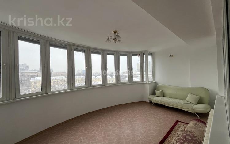 5-бөлмелі пәтер · 225 м² · 6/7 қабат, Абдуллиных 56 — Толе Би, бағасы: 1.2 млн ₸ в Алматы, Медеуский р-н — фото 2