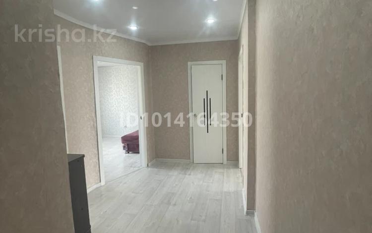 2-комнатная квартира · 62 м² · 7/9 этаж, мкр Жана Орда 4 за 180 000 ₸ в Уральске — фото 3