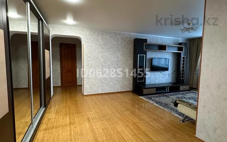 3-комнатная квартира, 80 м², 7/10 этаж помесячно, Сатпаева 18