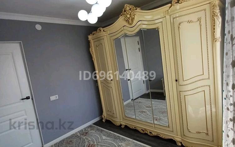 3-бөлмелі пәтер, 60 м², 5/5 қабат, мкр Восток 25, бағасы: 24.8 млн 〒 в Шымкенте, Енбекшинский р-н — фото 2