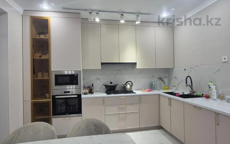 4-комнатная квартира · 125 м² · 2/5 этаж, мкр. Алтын орда 40в за 47 млн ₸ в Актобе — фото 2