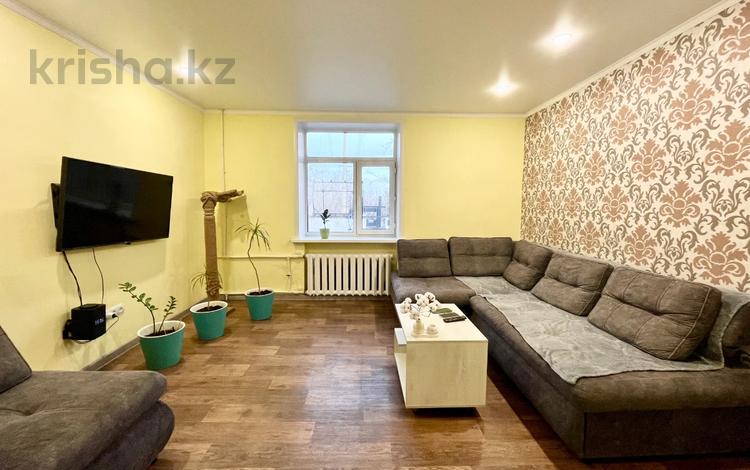 3-комнатная квартира · 67.3 м² · 2/2 этаж, пр. Республики за 11 млн ₸ в Темиртау — фото 10