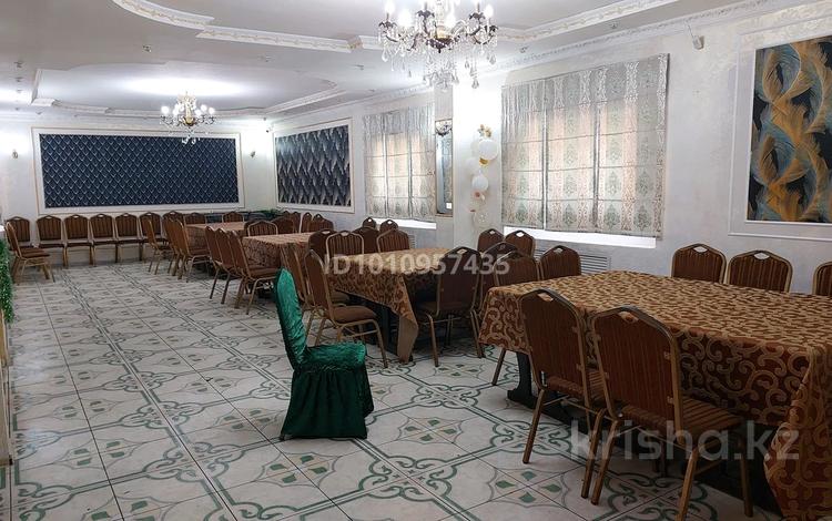 Свободное назначение, офисы, магазины и бутики, общепит, развлечения · 200 м² за 900 000 ₸ в Астане, Сарыарка р-н — фото 2