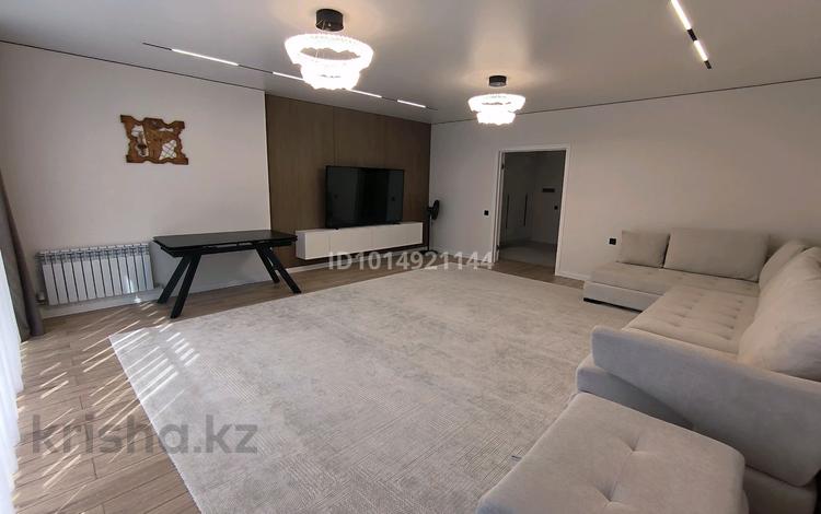 3-бөлмелі пәтер · 122 м² · 5/9 қабат, Бухар Жырау 25/1, бағасы: 85 млн ₸ в Астане, Есильский р-н — фото 2