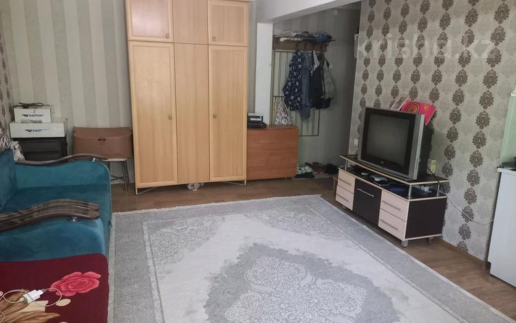 1-комнатная квартира, 30 м², 1/5 этаж, Абая 23