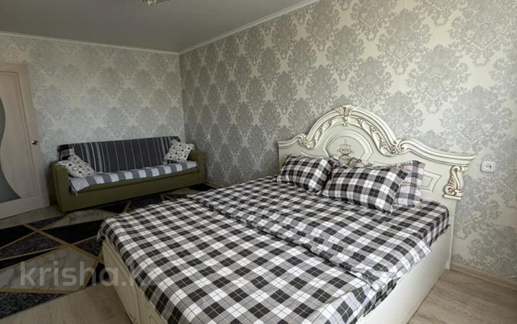 1-комнатная квартира · 45 м² · 5/5 этаж, Абая 88 за 12 000 ₸ в Уральске — фото 66