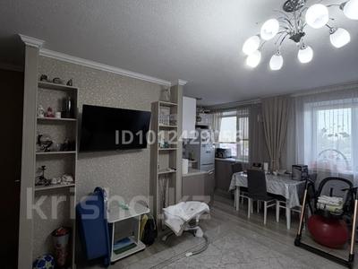 2-бөлмелі пәтер · 48 м² · 4/5 қабат, Пришахтинск, 21й микрорайон — Рядом находится цон,школа #30, супермаркет, бағасы: 12.5 млн ₸ в Караганде, Алихана Бокейханова р-н