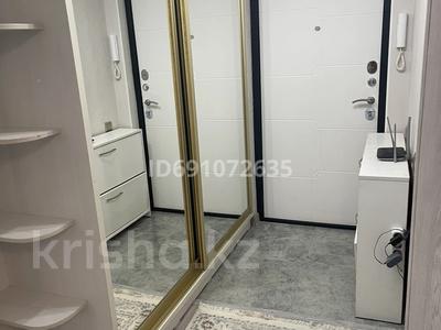 1-бөлмелі пәтер, 40 м², 1/9 қабат, мкр Аксай-1А, Толе би 26 А, бағасы: 30.5 млн 〒 в Алматы, Ауэзовский р-н