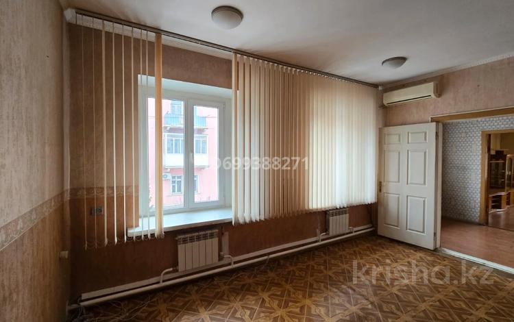 Свободное назначение, офисы, магазины и бутики, образование, кабинеты и рабочие места, студии · 40 м² за 180 000 〒 в Усть-Каменогорске — фото 5