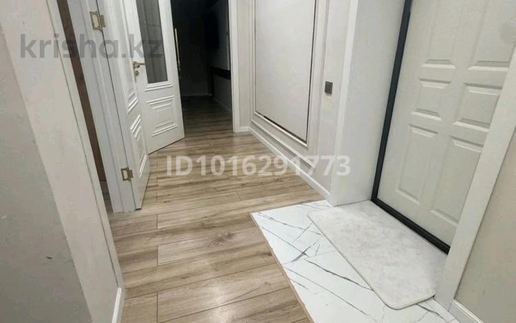 2-комнатная квартира · 72 м² · 2/5 этаж, мкр. Алтын орда 49р за 250 000 ₸ в Актобе — фото 2