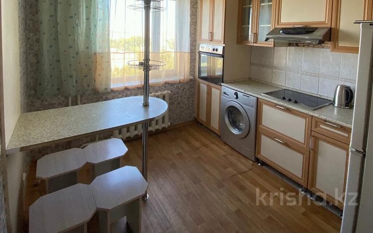 2-комнатная квартира, 54 м², 9/10 этаж посуточно, Валиханова 159 — Герцена за 13 000 〒 в Семее — фото 3