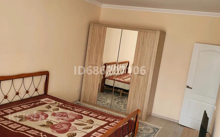 1-комнатная квартира · 60 м² · 1/9 этаж, мкр. Алмагуль 16 за 9 000 ₸ в Атырау — фото 2