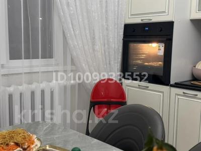 Отдельный дом · 5 комнат · 180 м² · 8 сот., мкр Атырау, Курмангалиева 99 — Старый аэропорт за 40 млн 〒