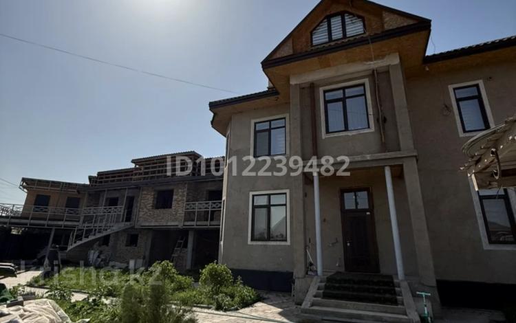 Жеке үй · 8 бөлме · 245 м², Алғабас ш/а. 11 квартал 166/1, бағасы: 1.2 млн ₸ в Алматы, Алатауский р-н — фото 3
