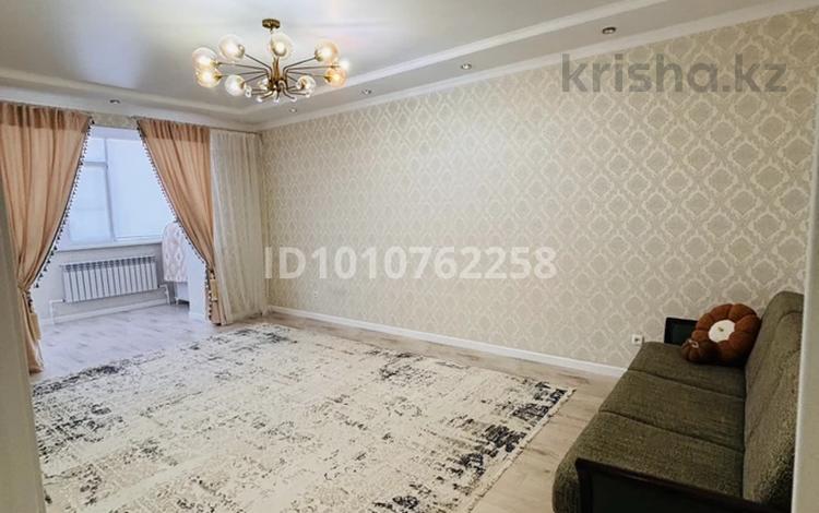 2-бөлмелі пәтер · 98 м² · 4/5 қабат, мкр. Алтын орда, Халел Досмұхамбетұлы, бағасы: 34 млн 〒 в Актобе — фото 2