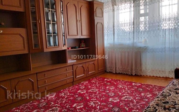 3-комнатная квартира · 58 м² · 2/5 этаж, мкр Фёдоровка , Мкр Заводской за 15 млн ₸ в Караганде, Казыбек би р-н — фото 2