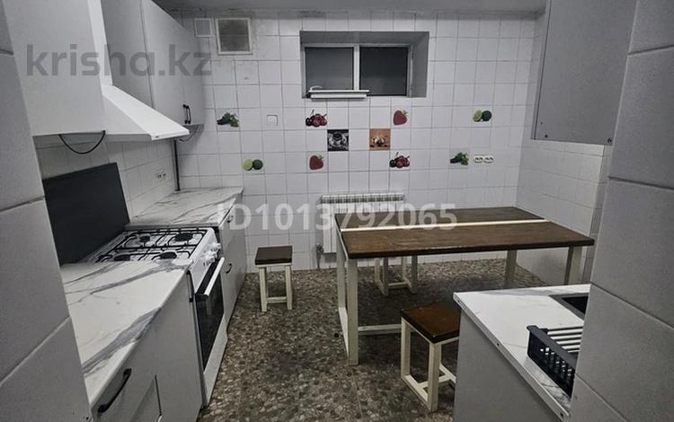 2-бөлмелі пәтер · 70 м², мкр Калкаман-3 55 — 176 гимназия задний улица Кыдырова 55, бағасы: 200 000 ₸ в Алматы, Наурызбайский р-н — фото 2