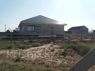Отдельный дом · 4 комнаты · 180 м² · 8 сот., мкр Зарослый, Нұриден Мүфтақов 4 — Есенғалиев 14көше за 13 млн ₸ в Атырау