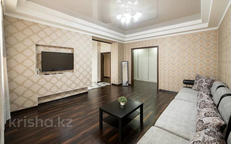 2-комнатная квартира, 80 м², 6/10 этаж посуточно, Уметалиева 84 за 22 000 〒 в Бишкеке — фото 2