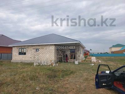 Отдельный дом · 4 комнаты · 196 м² · 10 сот., Рауан за 25 млн 〒 в Актобе, жилой массив Рауан