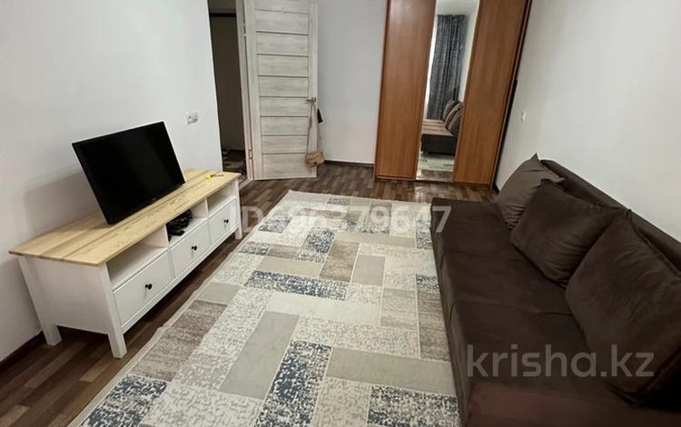 1-комнатная квартира, 44 м², 3/5 этаж помесячно, Махамбета 125 — Торговый центр агила, сулейман тауер