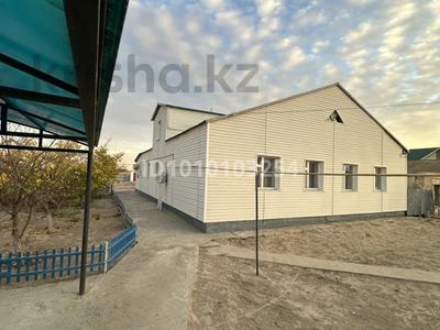 Отдельный дом · 7 комнат · 250 м² · 18 сот., пгт Балыкши, Курмашева 23 — Қызыл-балық, Хан сарай мейрамханасы, садиктің қасы за ~ 15.3 млн 〒 в Атырау