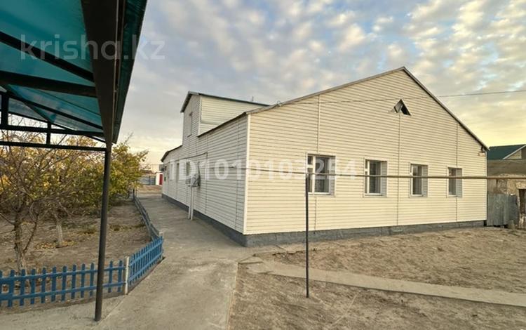 Отдельный дом · 7 комнат · 250 м² · 18 сот., пгт Балыкши, Курмашева 23 — Қызыл-балық, Хан сарай мейрамханасы, садиктің қасы за ~ 15.3 млн 〒 в Атырау — фото 2