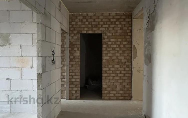 3-бөлмелі пәтер · 90 м² · 9/10 қабат, мкр Юго-Восток, Букетова 3/2, бағасы: 39 млн ₸ в Караганде, Казыбек би р-н — фото 2