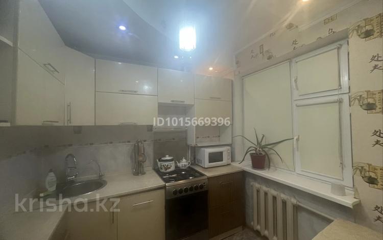 3-бөлмелі пәтер · 48 м² · 1/5 қабат, Юго-Восток ш/а., Мкр Юго-Восток пр. Республики 14, бағасы: 200 000 ₸ в Караганде, Казыбек би р-н — фото 2